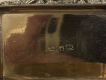 Load image into Gallery viewer, GEORGE IV SILVER SNUFF BOX, by Thomas Shaw, Birmingham, 1828.