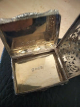 Load image into Gallery viewer, Victorian silver shaped rectangular vinaigrette by Nathaniel Mills, Birmingham 1843