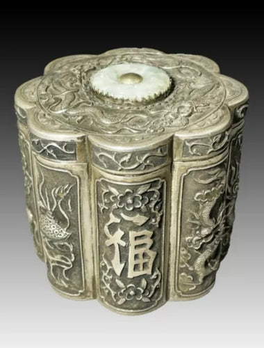 A CHINESE SILVER & JADE DRAGON BOX WITH AN INSCRIBED POEM, QING DYNASTY (1644-1911