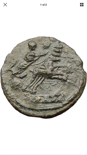 a picture of a black and white frisbee 