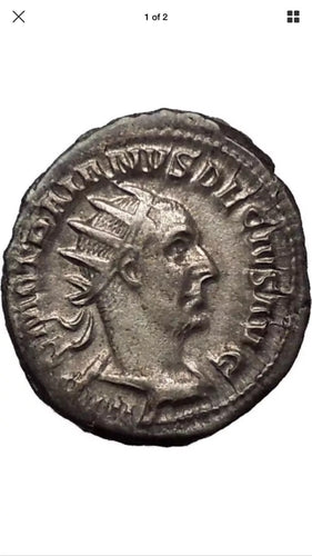 a black and white photo of a clock 