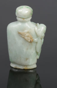 Chinese carved nephrite jade snuff bottle.