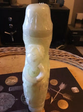 Load image into Gallery viewer, A Chinese lidded White Jade Vase.