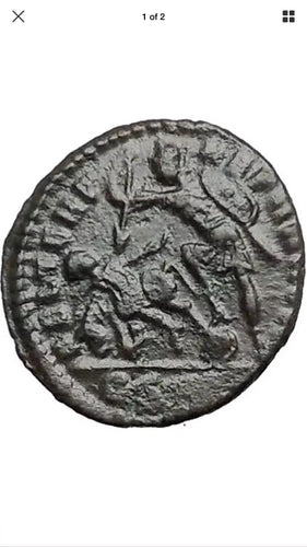 a black and white photo of a frisbee 