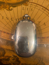 Load image into Gallery viewer, George V silver rounded rectangular twin-compartment sovereign case