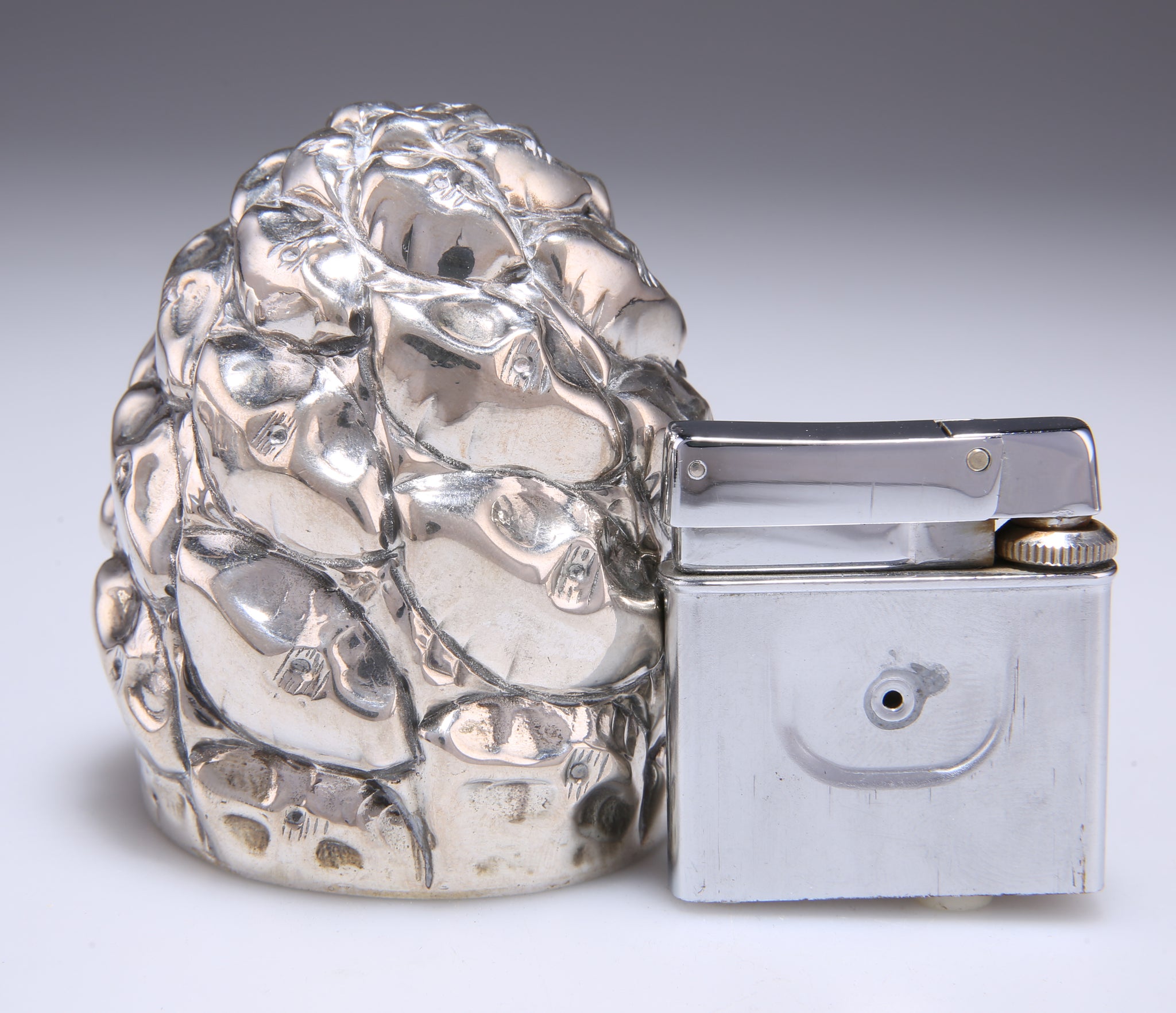 cigarette lighter in italian An Italian 800 standard Pine cone cigarette lighter, Tacchi & L cigarette lighter in italian An Italian 800 standard Pine cone cigarette lighter, Tacchi & L